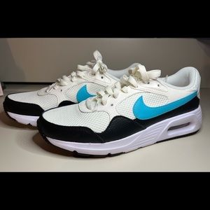 Nike size 9 women